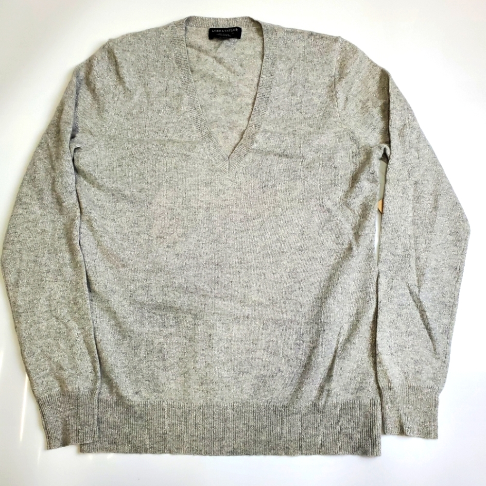 SPARKLY Lord & Taylor Cashmere V-neck Sweater PR13-10